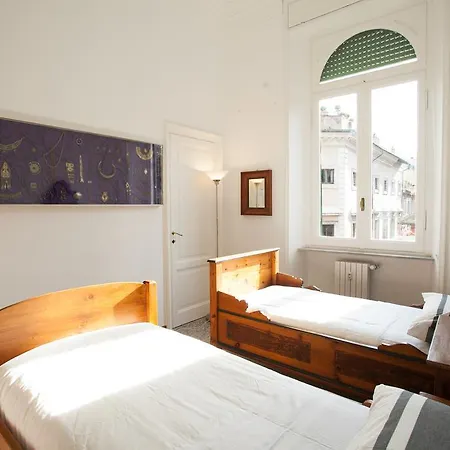 Wanderlust - Fromhometorome *